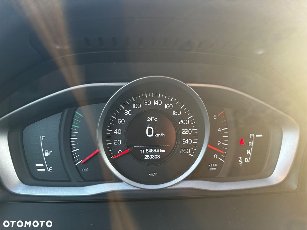 Volvo S60 D2 Drive-E Momentum - 9