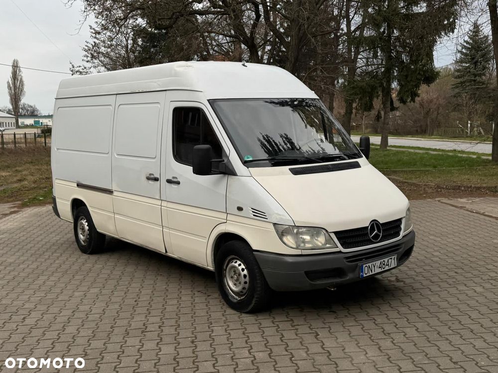 Mercedes-Benz Sprinter - 4