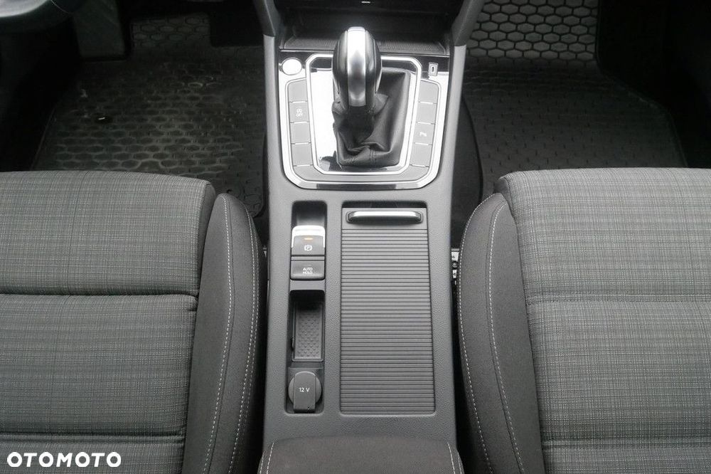 Volkswagen Passat 2.0 TSI Business DSG - 11