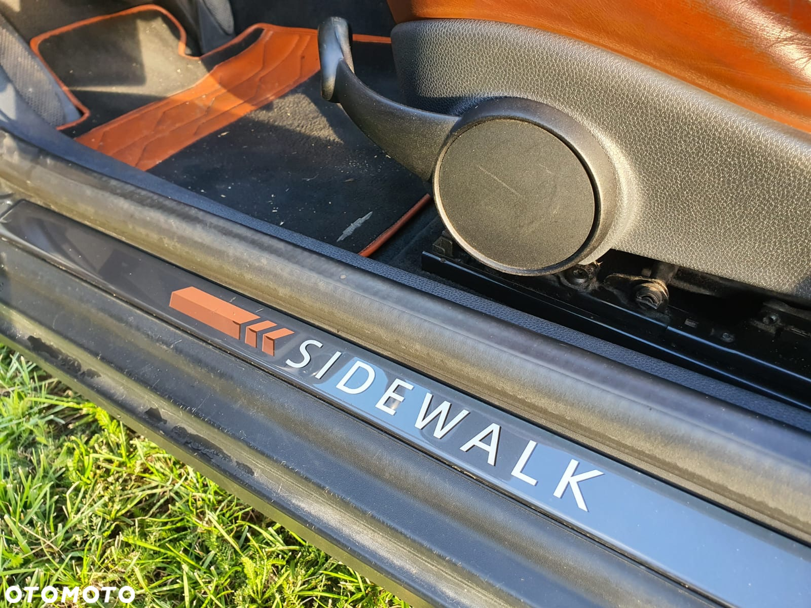 MINI Cooper Cabrio Sidewalk - 16