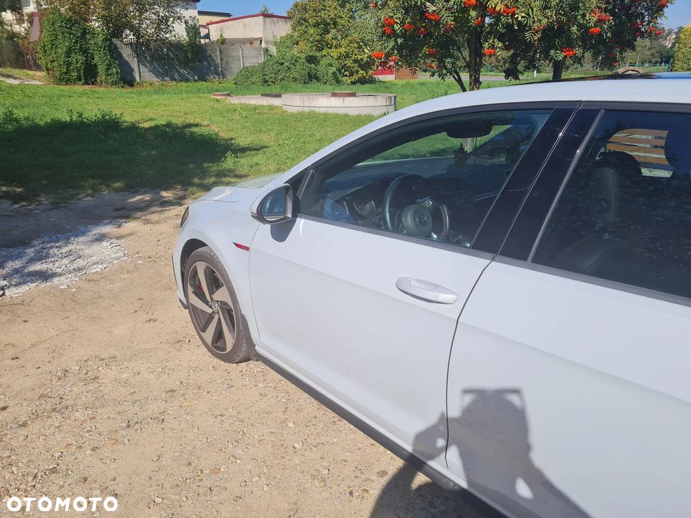 Volkswagen Golf GTI (BlueMotion Technology) DSG Performance - 29