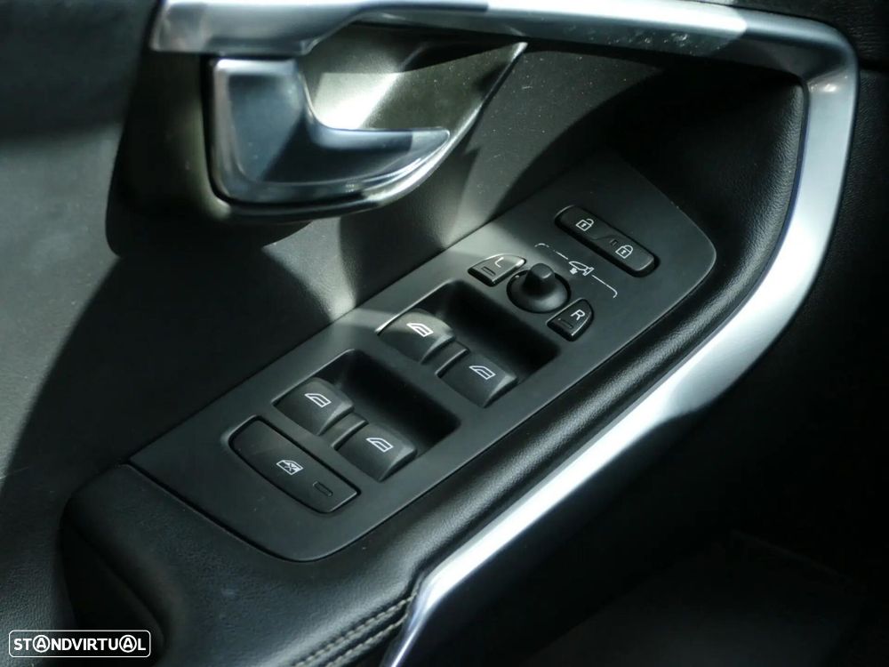 Volvo V40 1.6 D2 R-Design - 31