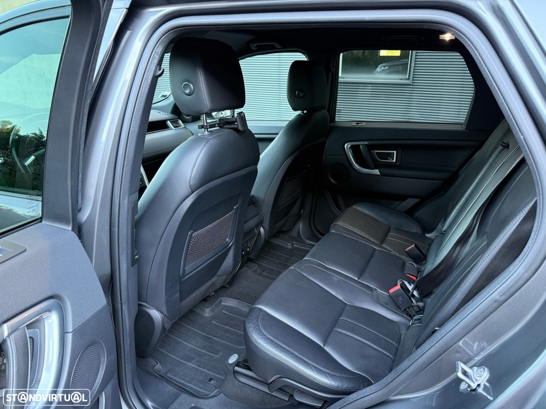 Land Rover Discovery Sport 2.0 TD4 HSE 7L Auto - 31
