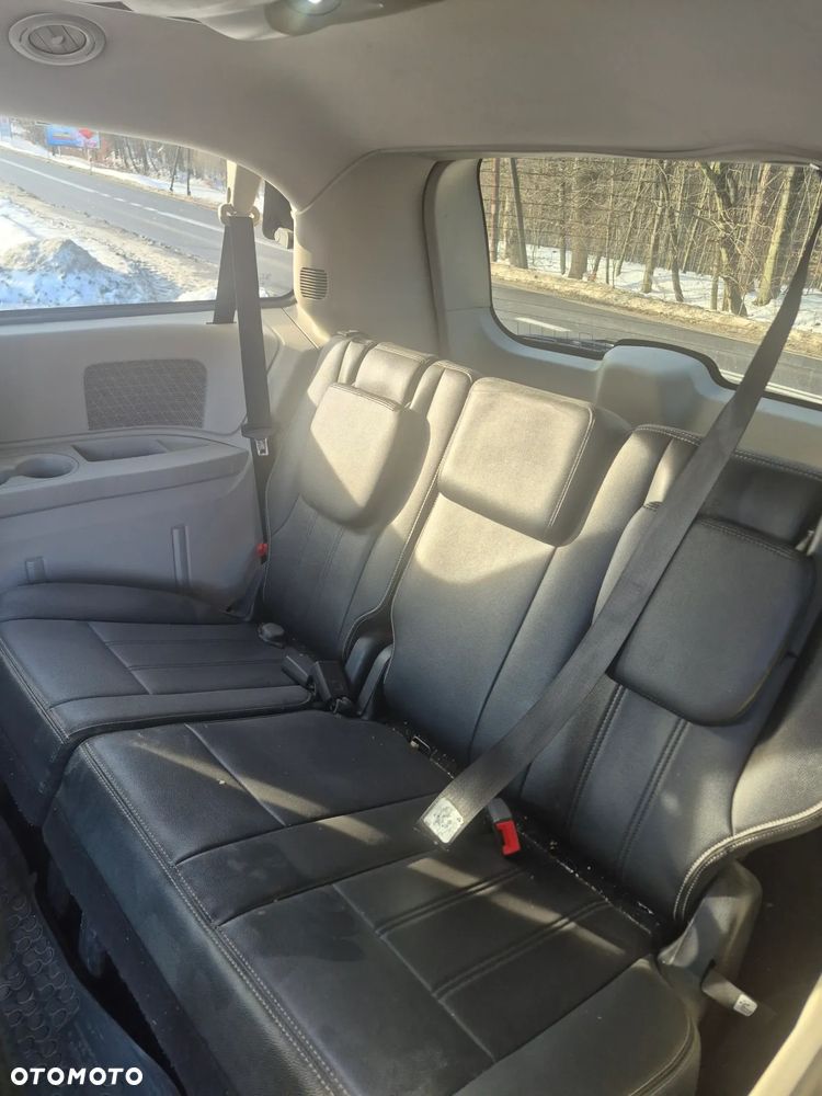 Chrysler Town & Country 3.6 Limited - 8