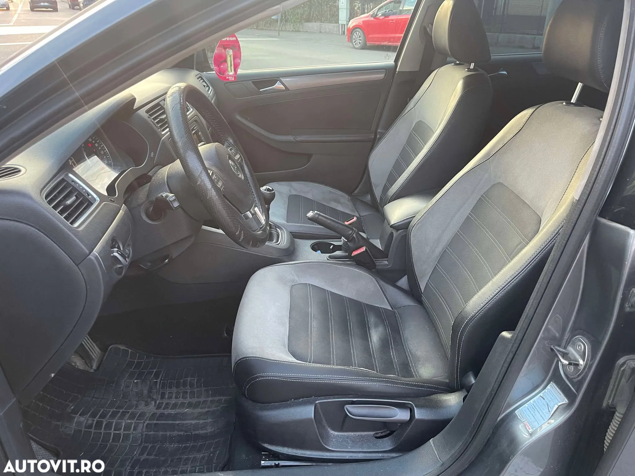 Volkswagen Jetta 2.0 TDI DPF Highline - 14