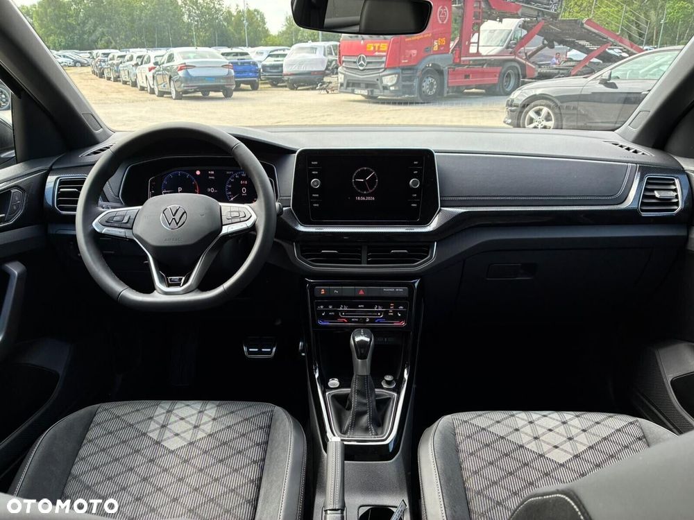 Volkswagen T-Cross - 13