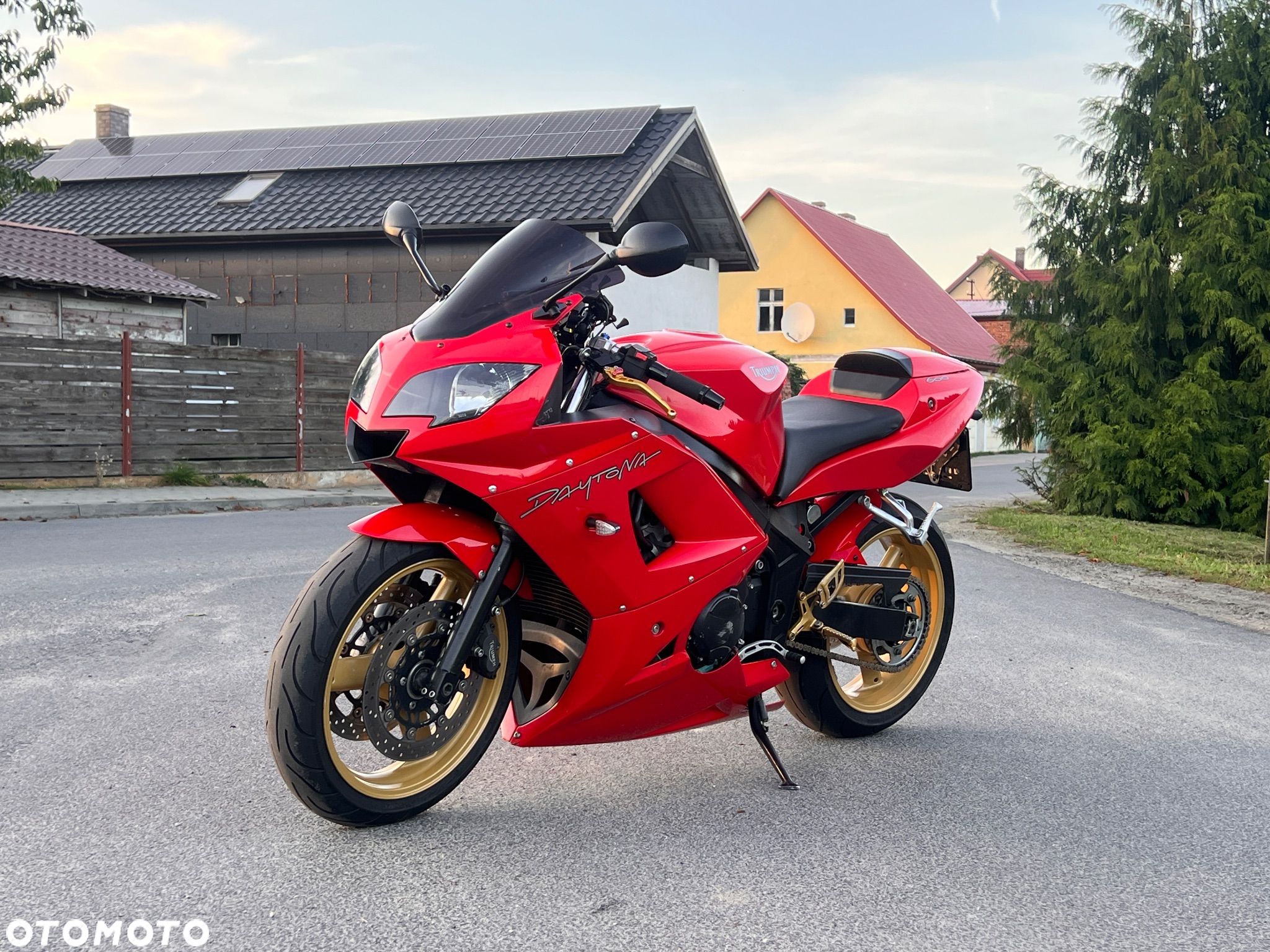 Triumph Daytona - 1
