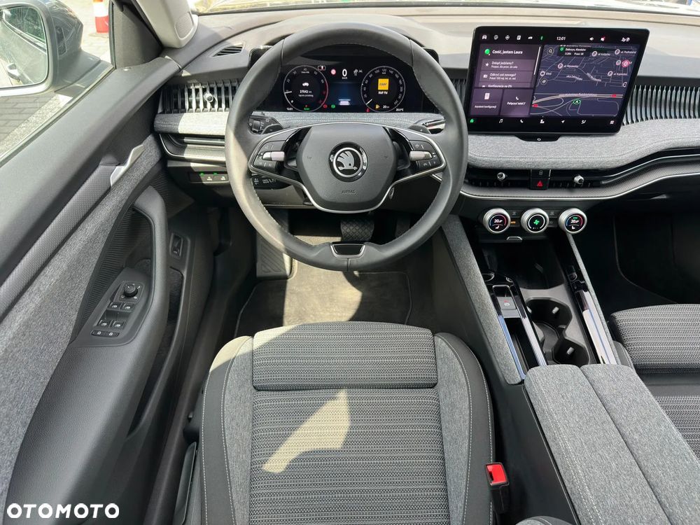 Skoda Superb 1.5 TSI mHEV Selection DSG - 10