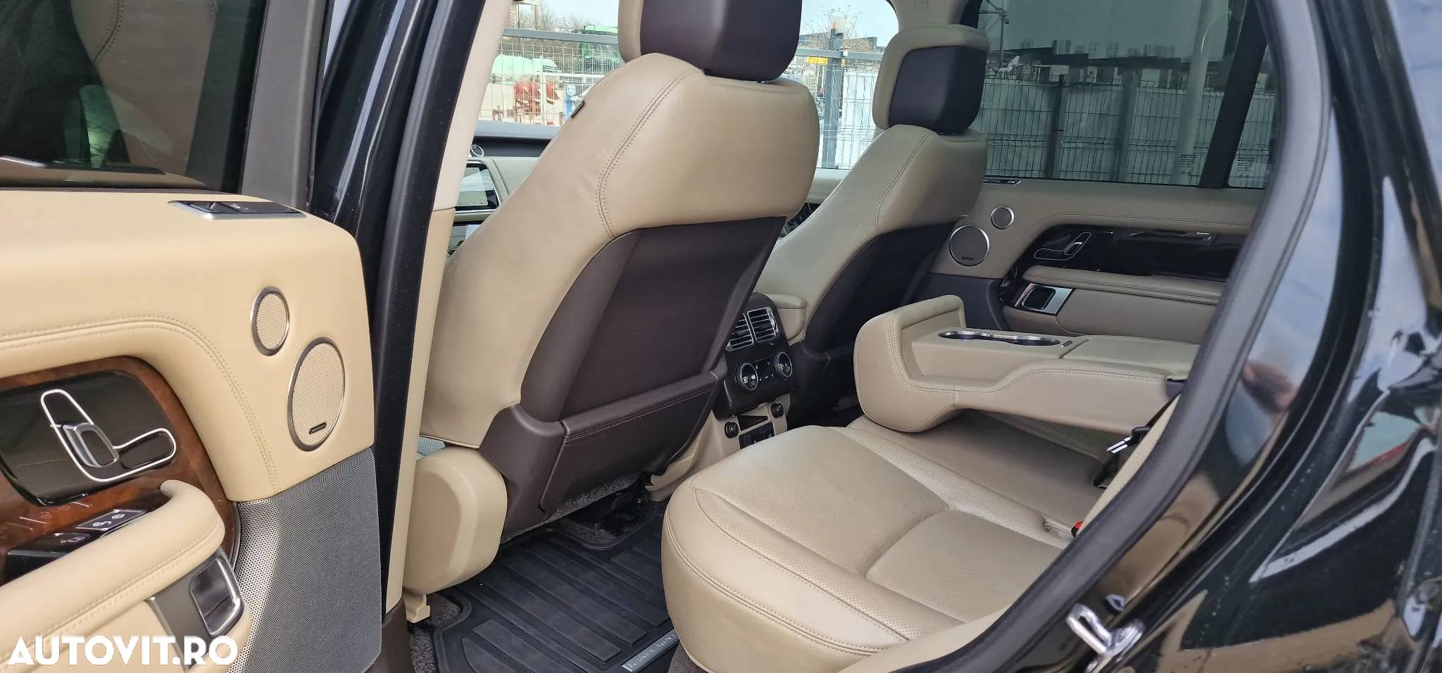 Land Rover Range Rover 3.0L SDV6 Vogue - 9