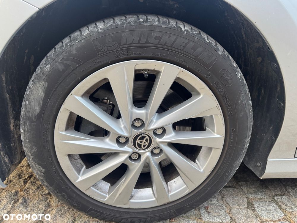 Toyota Camry - 9