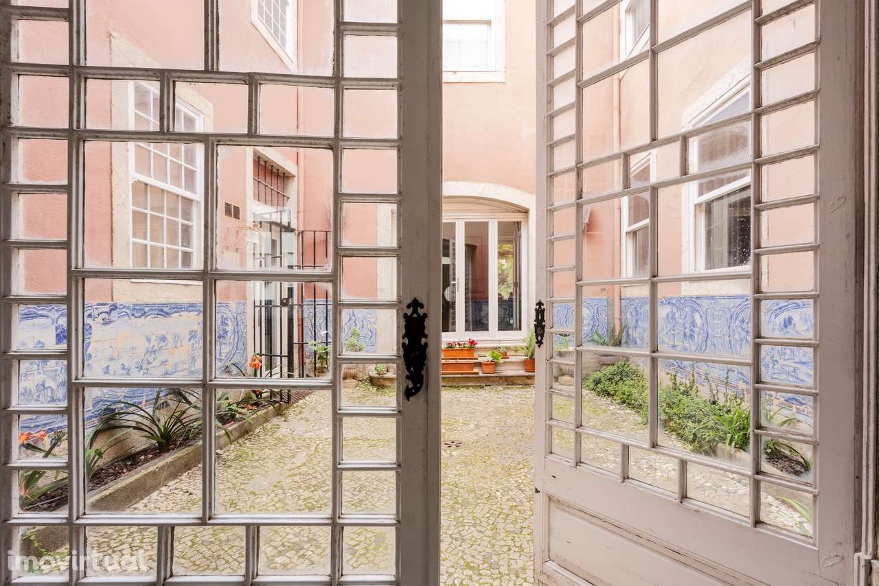 Refúgio privado com jardim e piscina no coração de Lisboa - Grande imagem: 3/47