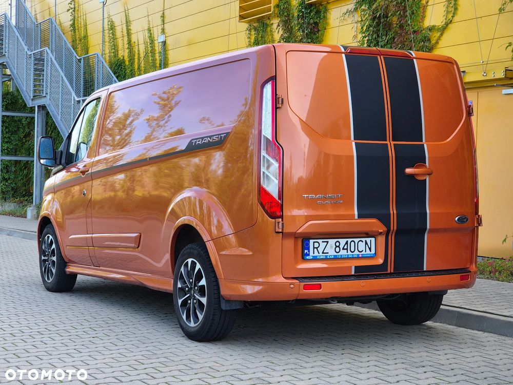 Ford Custom - 9