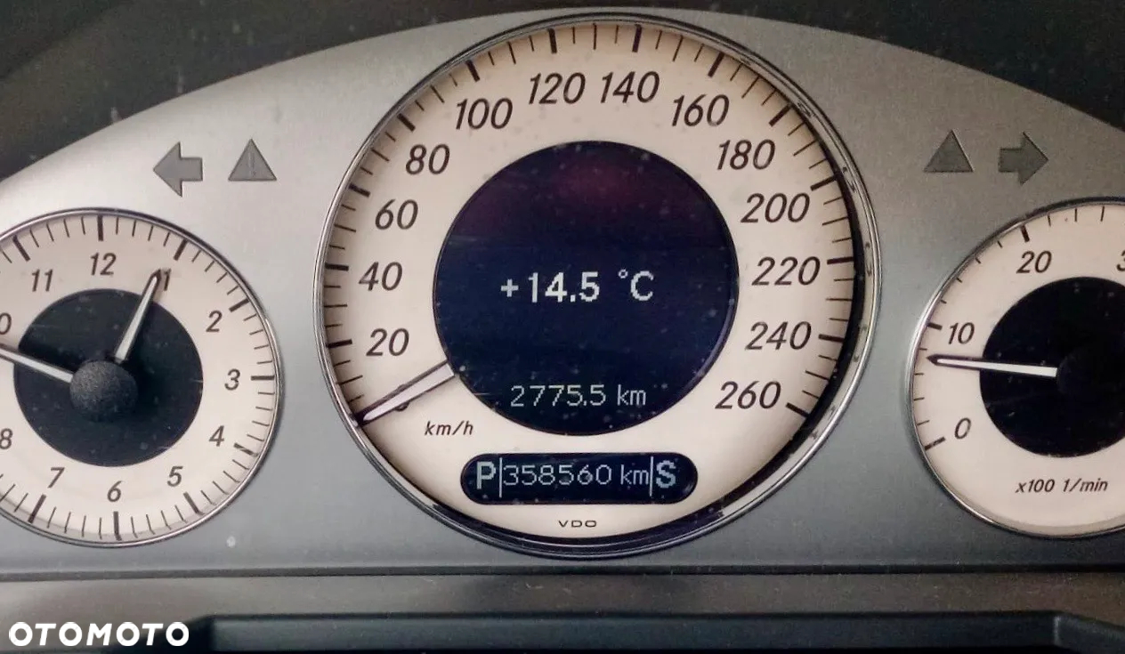 Mercedes-Benz Klasa E 320 CDI T Avantgarde - 12