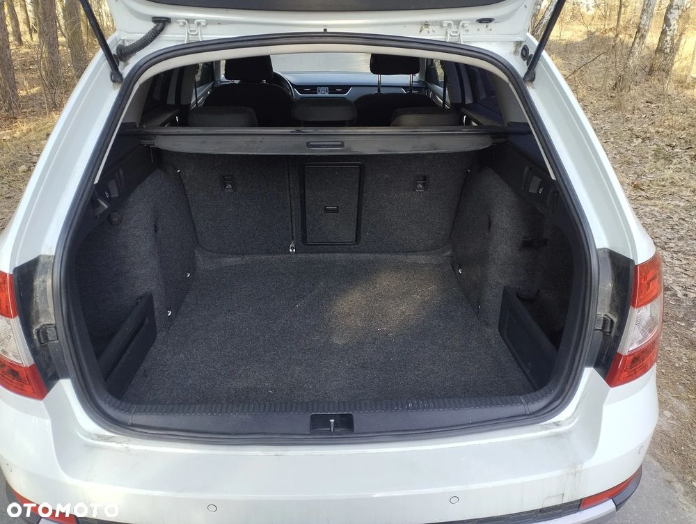 Skoda Octavia 2.0 TDI 4x4 DSG Scout - 10