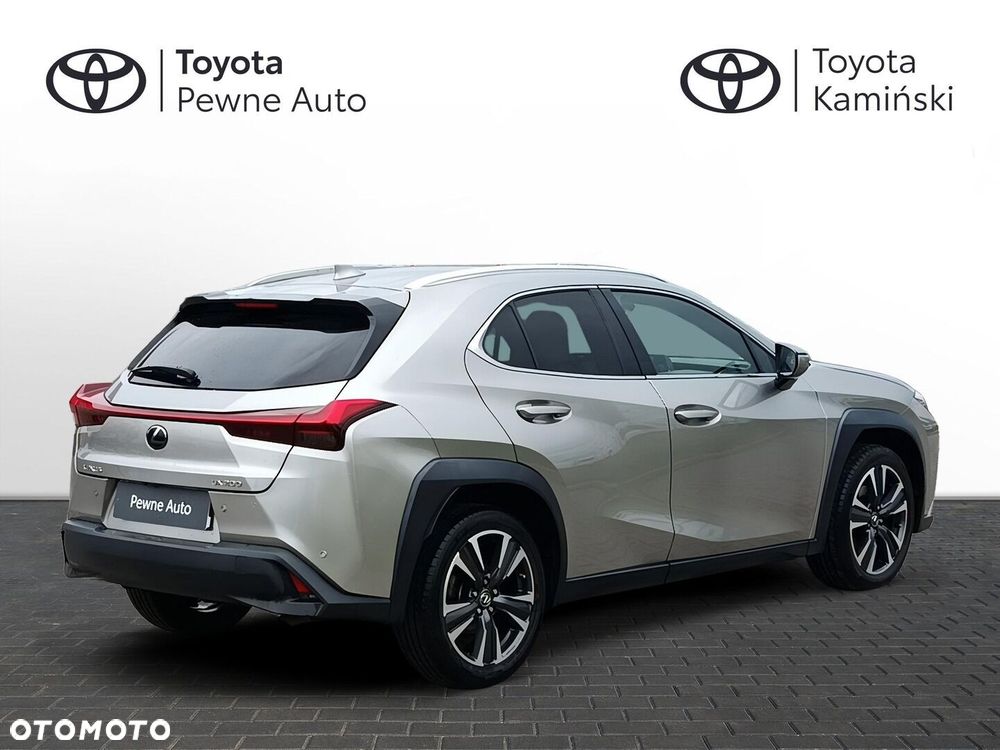 Lexus UX - 5