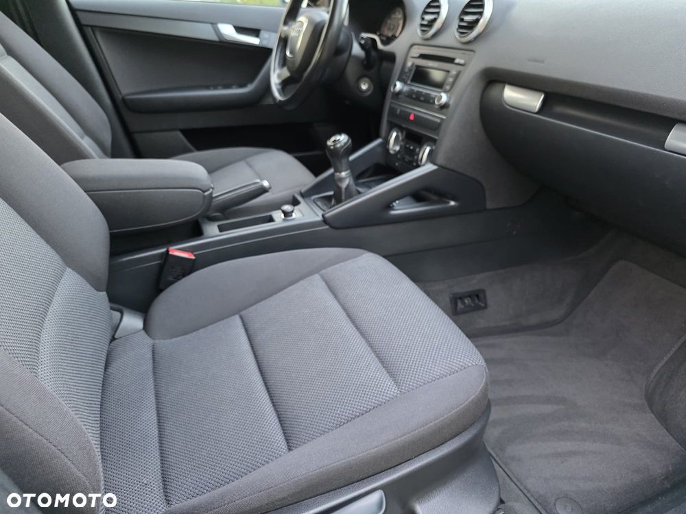 Audi A3 Sportback 1.6 Ambiente - 18