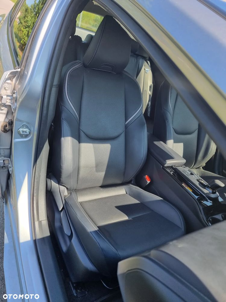Toyota Prius Hybrid Advanced - 12