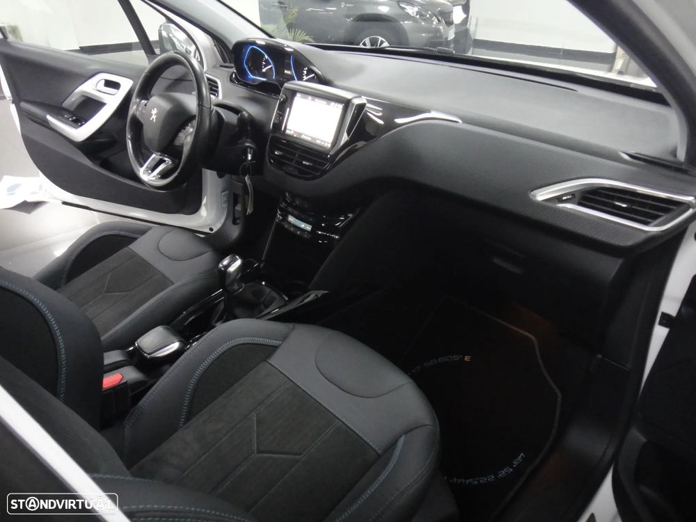 Peugeot 2008 PureTech 110 GPF Stop&Start EAT6 Crossway - 26