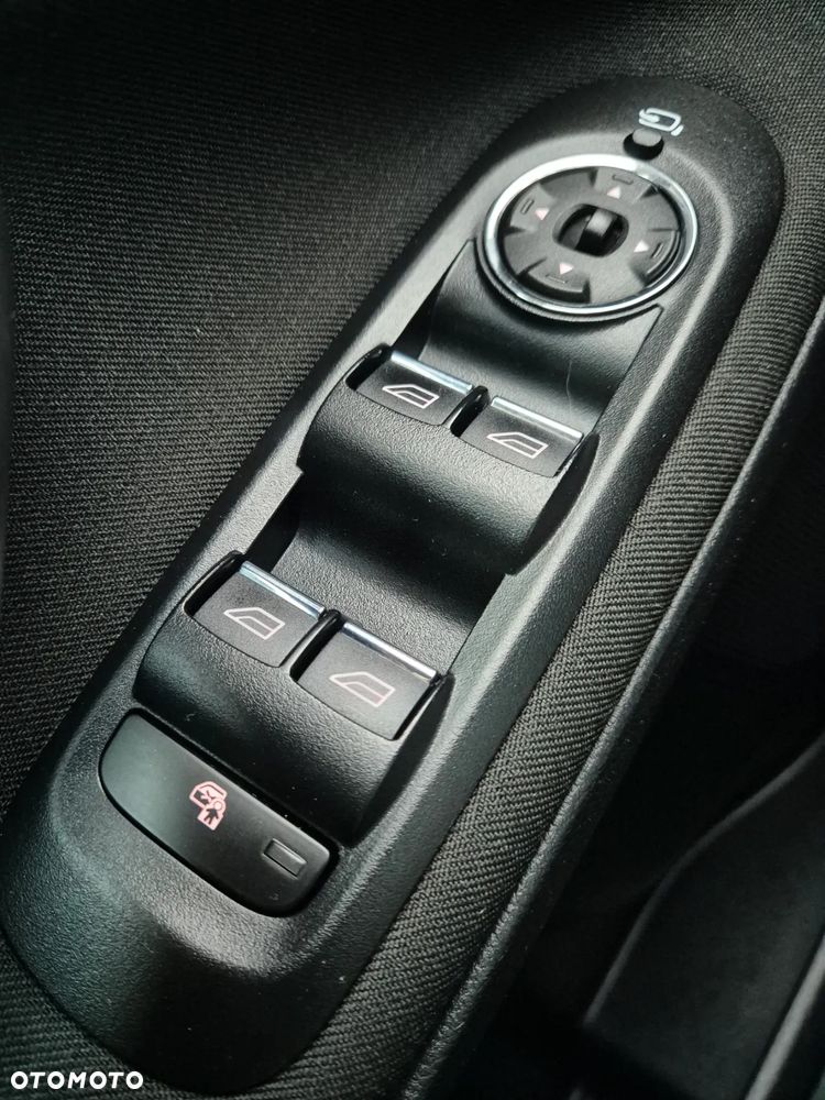 Ford S-Max 2.0 TDCi DPF Titanium - 12