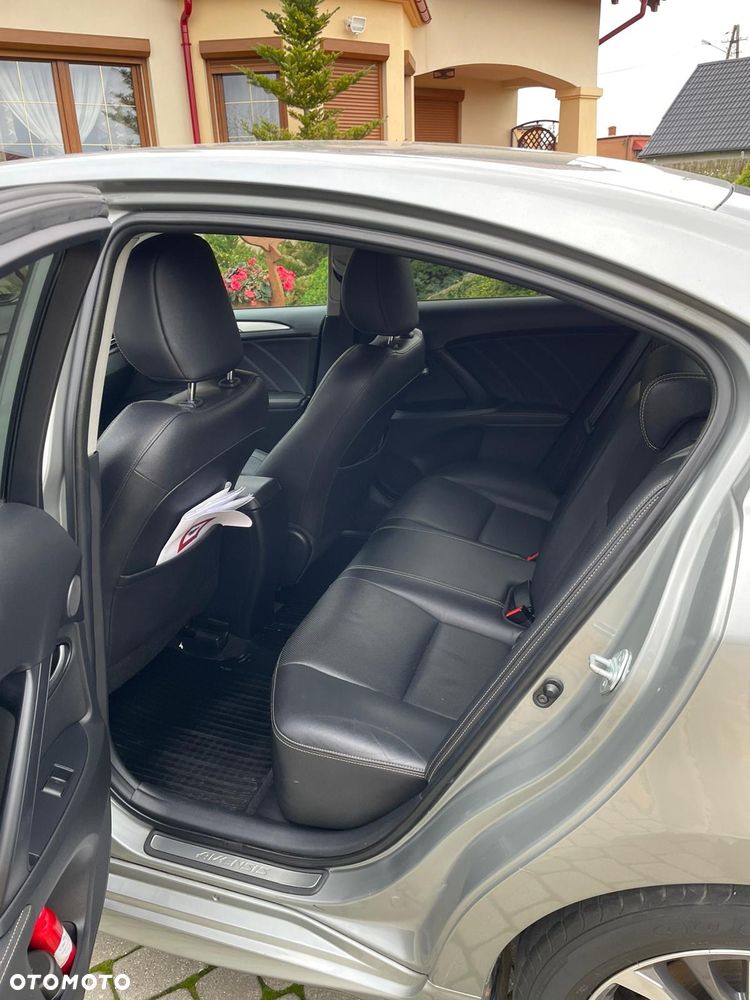 Toyota Avensis 1.8 Prestige - 11