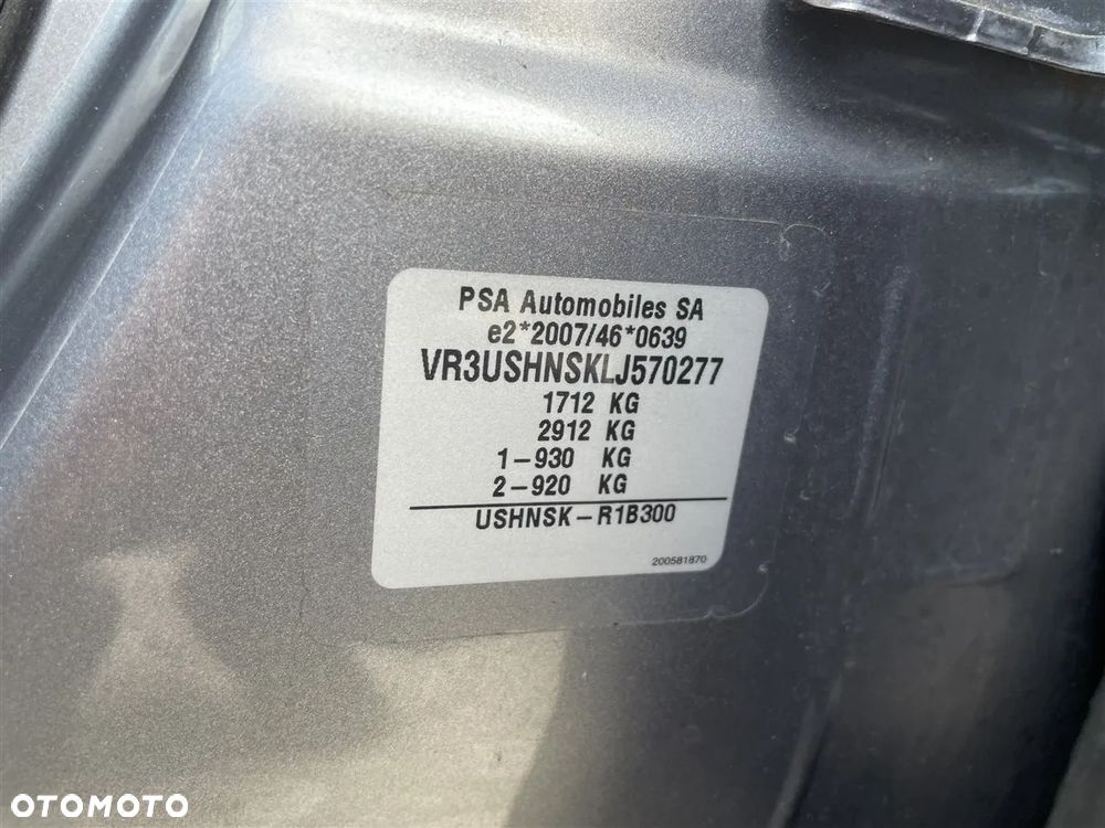 Peugeot 2008 1.2 PureTech Active Pack S&S - 31