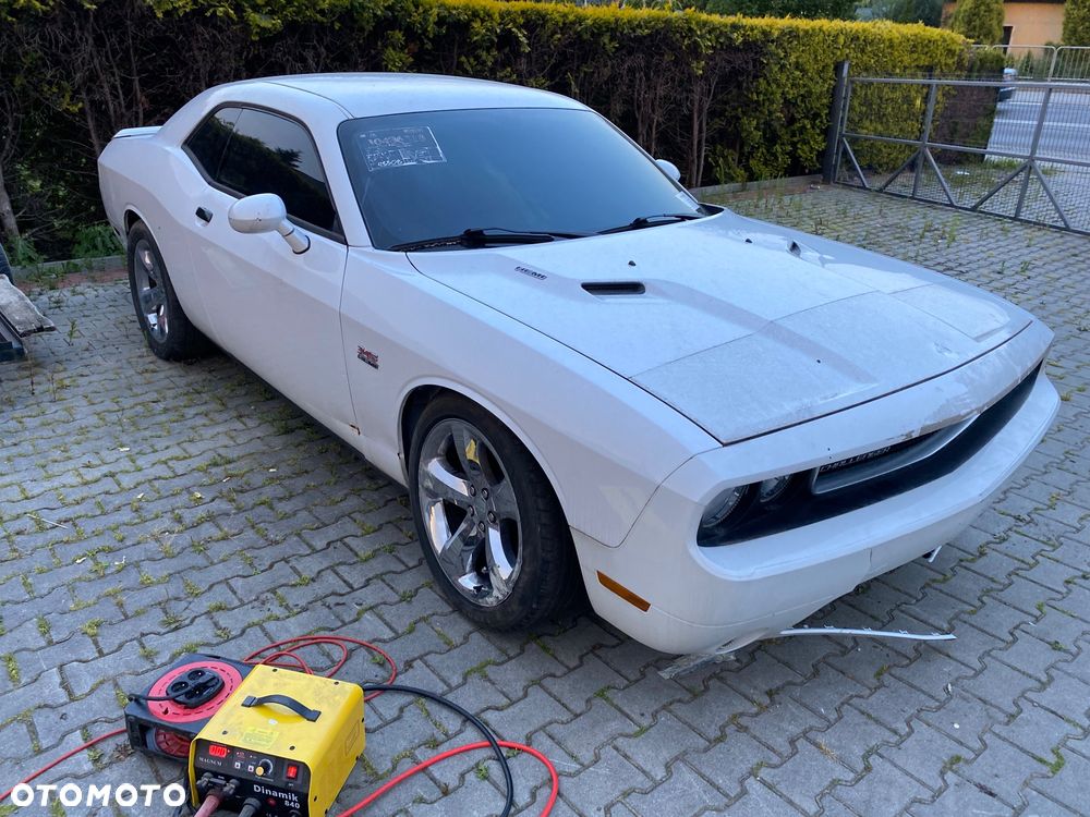 Dodge Challenger - 23