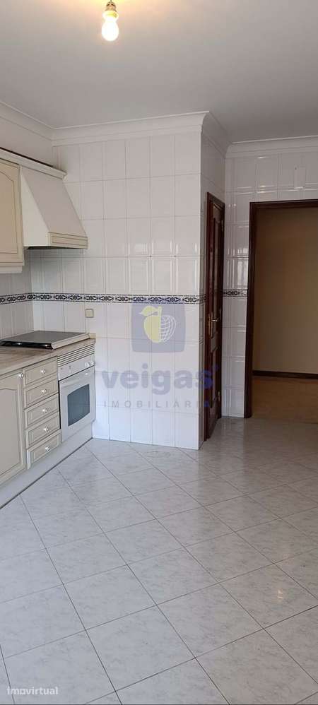 Nova Entrada - T2 na Cavaleira com Parqueamento - Grande imagem: 4/30