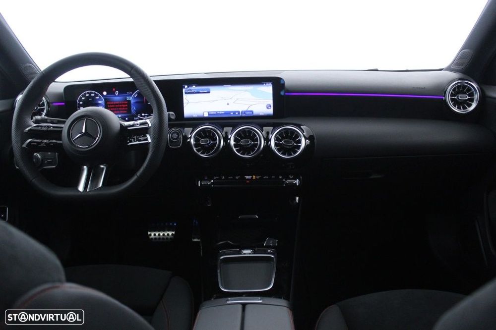 Mercedes-Benz A 250 e AMG Line - 17