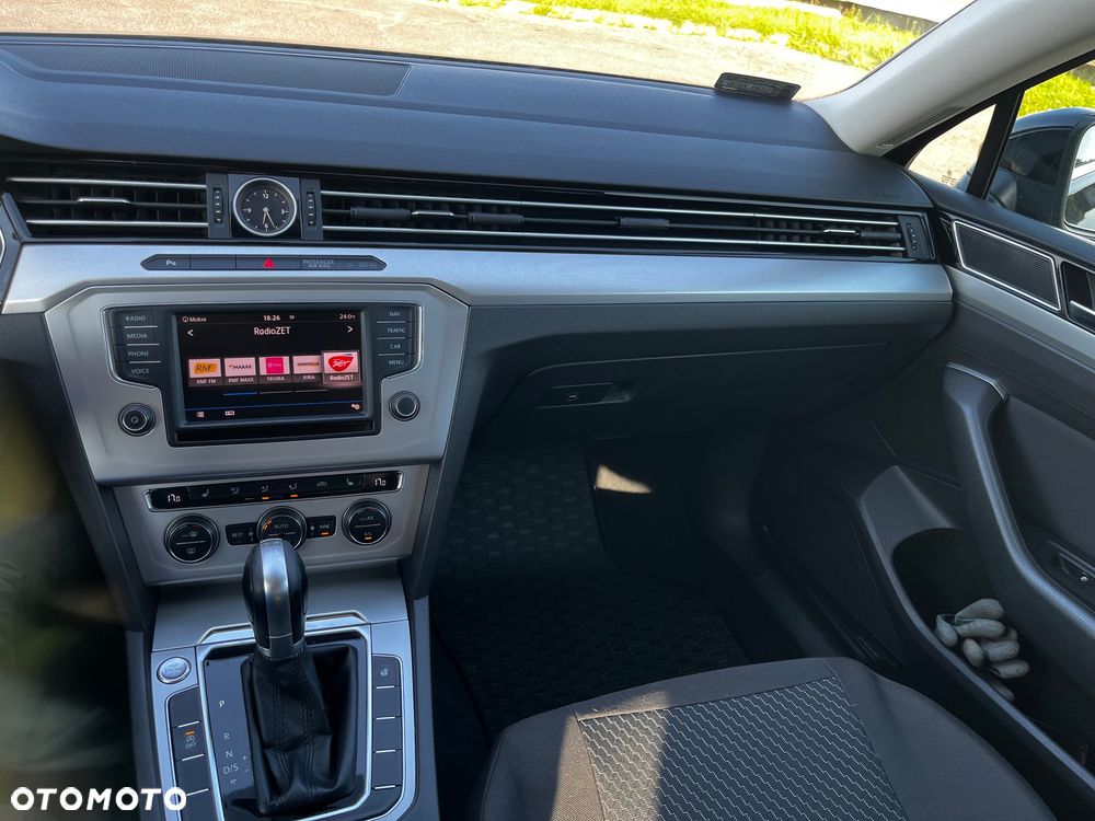 Volkswagen Passat 2.0 TDI SCR Comfortline DSG - 12