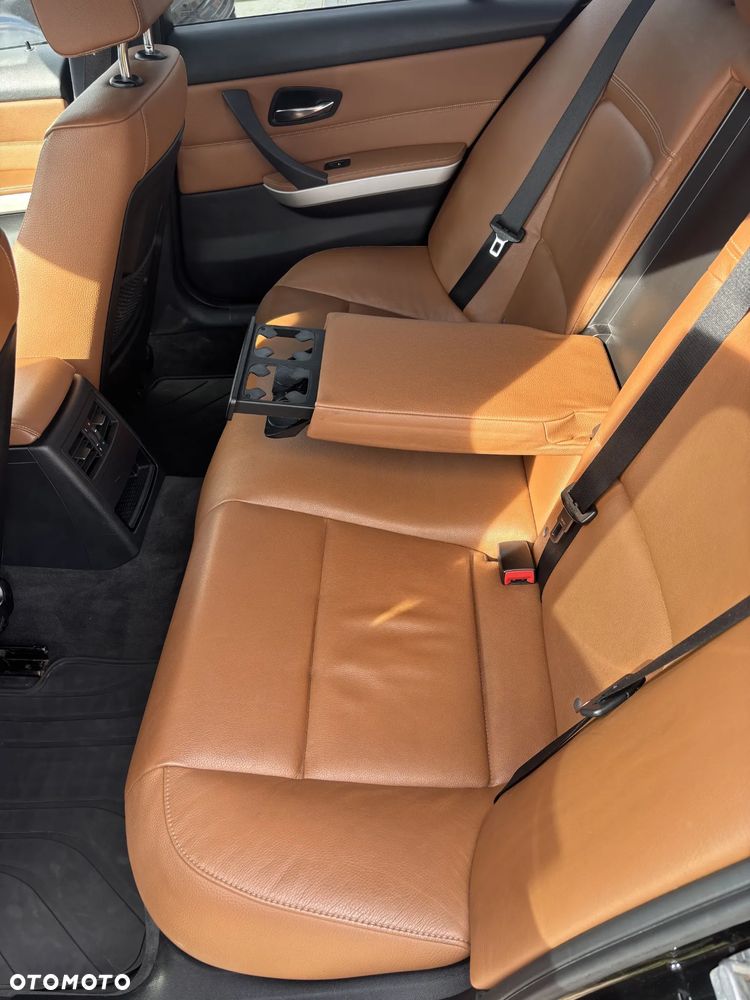 BMW Seria 3 320d - 12