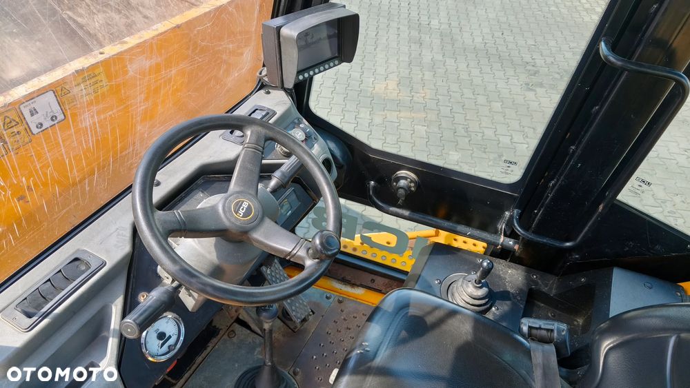 JCB 6 FT - 11