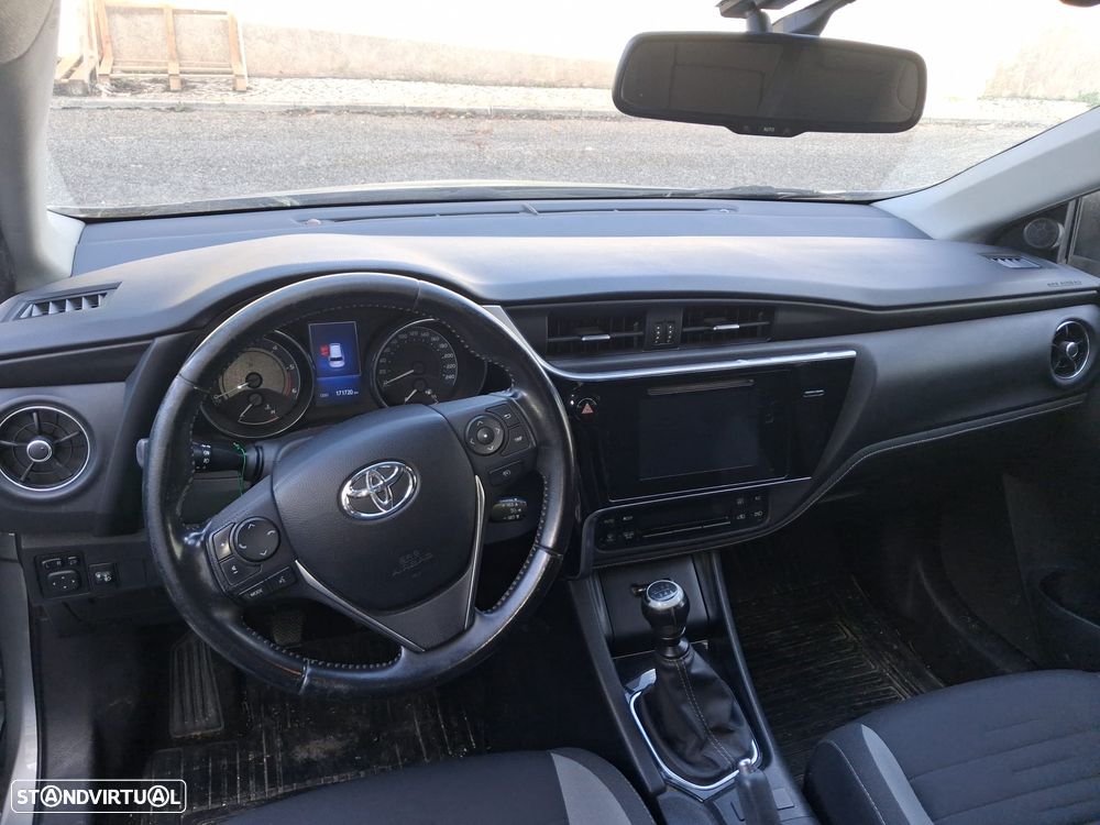 Toyota Auris Touring Sports 1.4 D-4D Comfort - 23