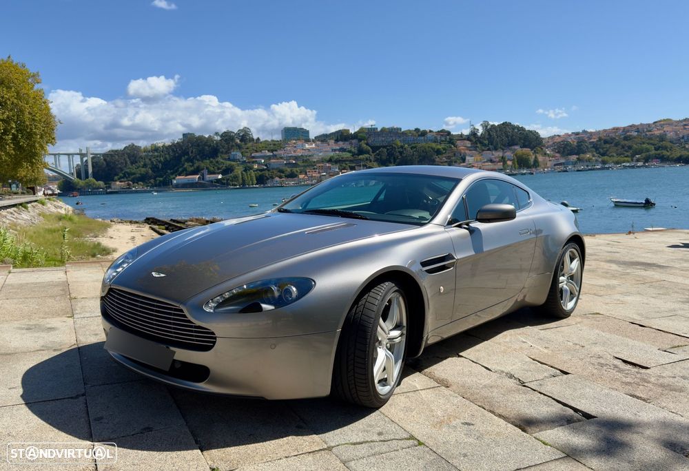Aston Martin Vantage Coupe V8 Sportshift - 2