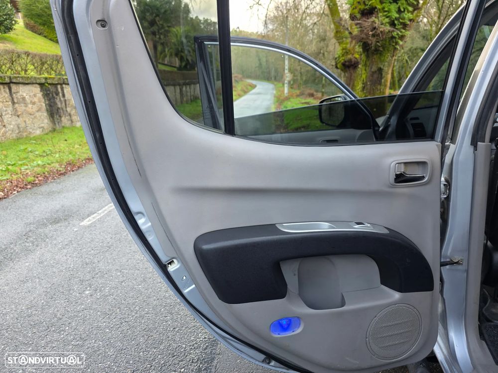 Mitsubishi L200 2.5 TD St Sport Full Box - 22