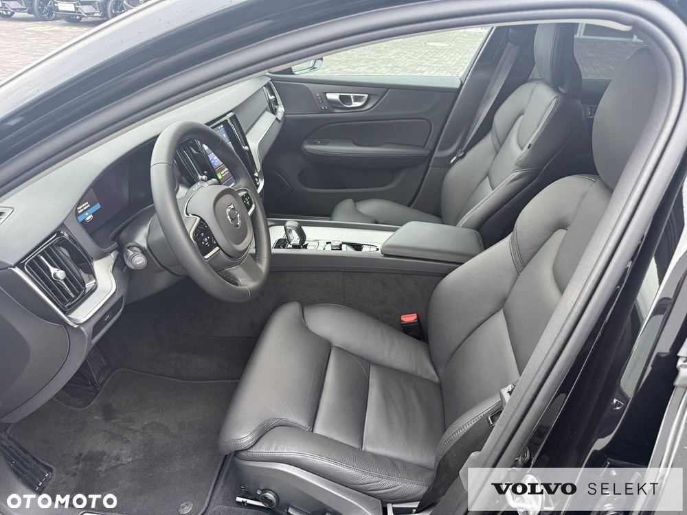 Volvo V60 Cross Country - 11