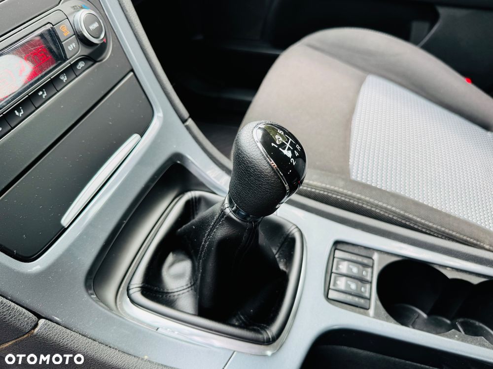 Ford Mondeo 1.6 Gold X - 26