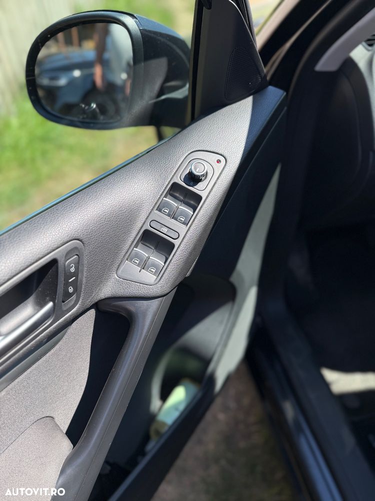 Volkswagen Tiguan - 10