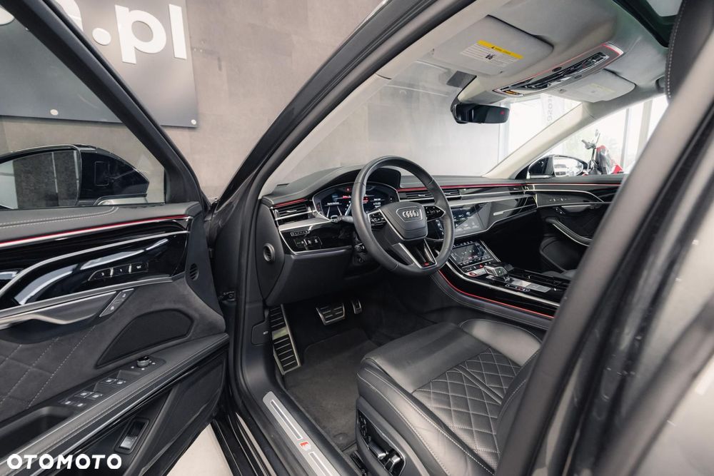 Audi S8 - 10