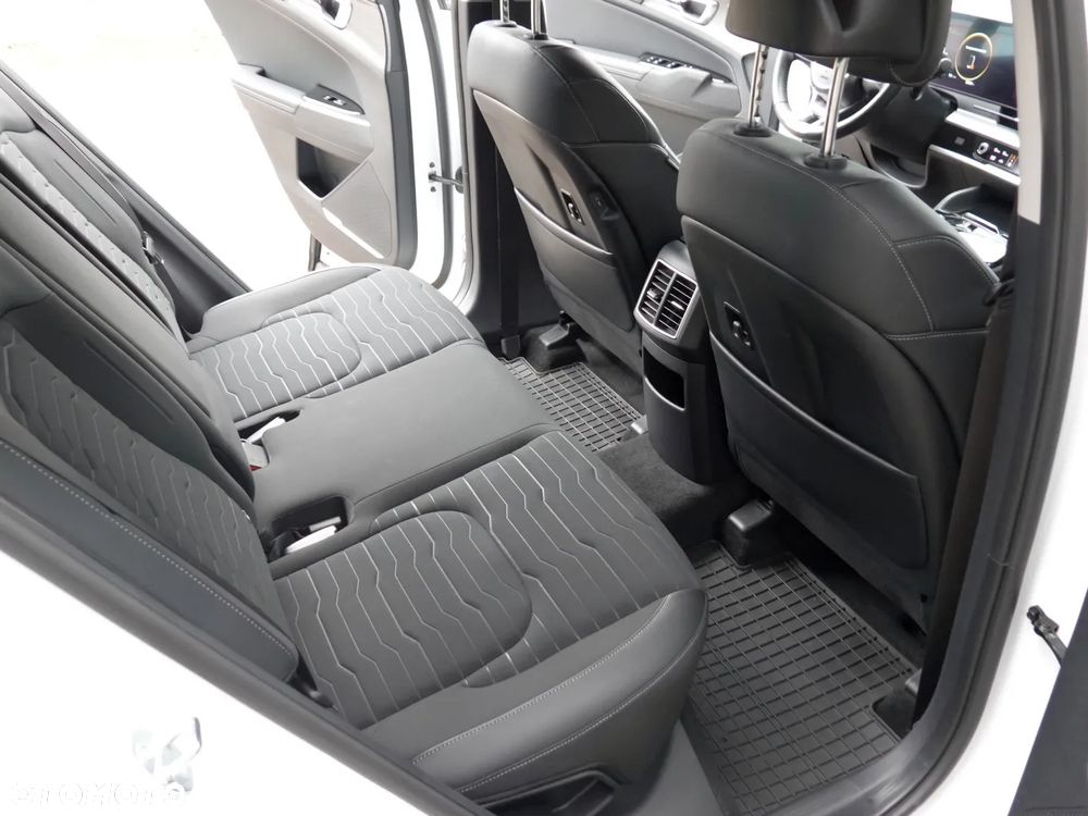 Kia Sportage 1.6 T-GDI MHEV Business Line 2WD DCT - 18