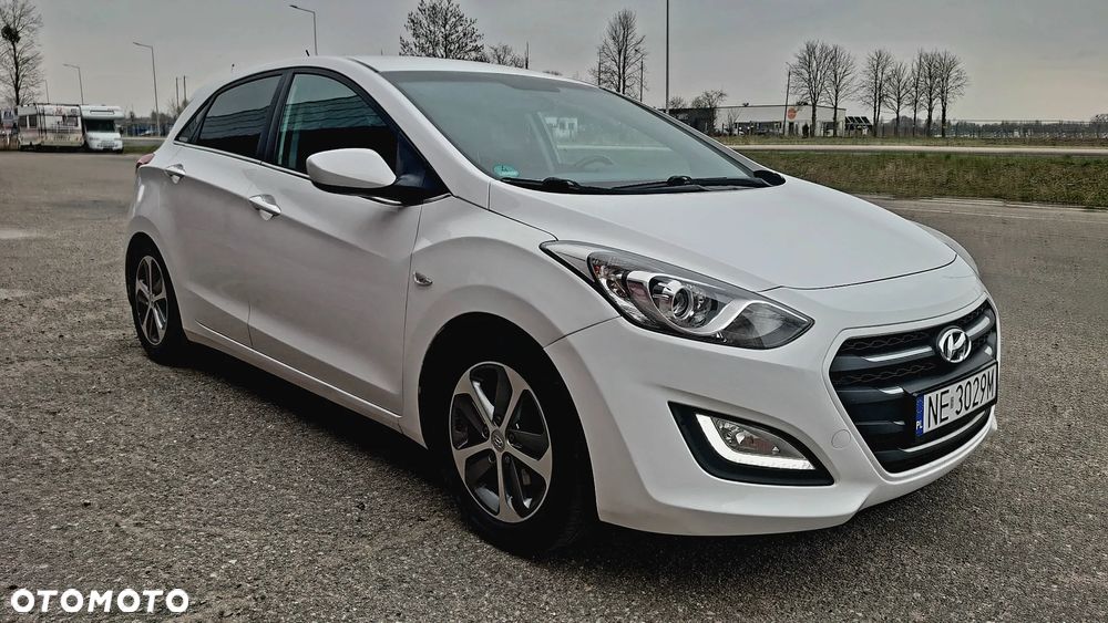 Hyundai i30 blue 1.6 GDI Passion - 1