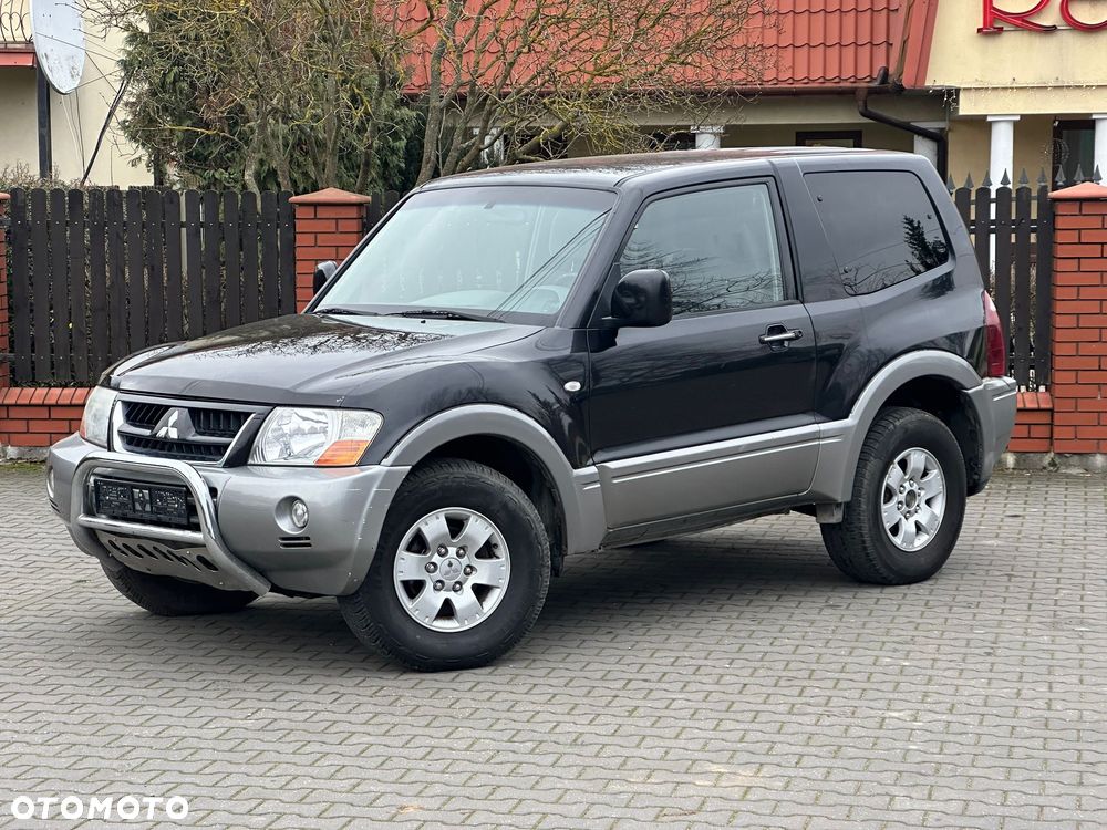 Mitsubishi Pajero - 1