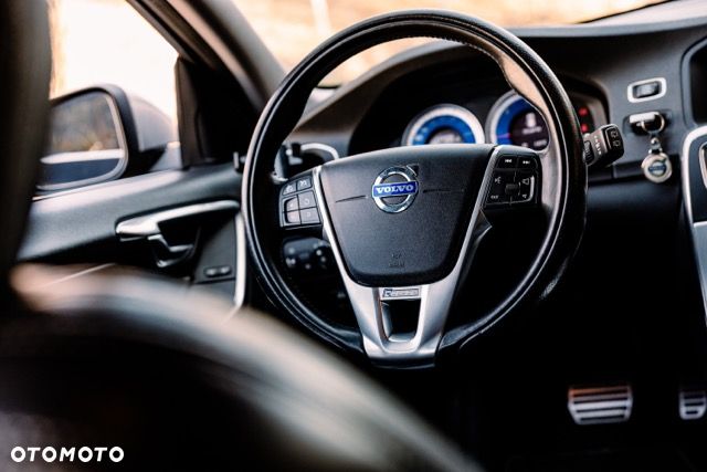 Volvo V60 D3 Geartronic R-Design - 17
