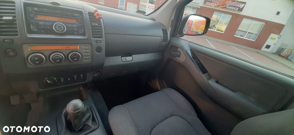Nissan Navara 2.5 D Platinum - 13