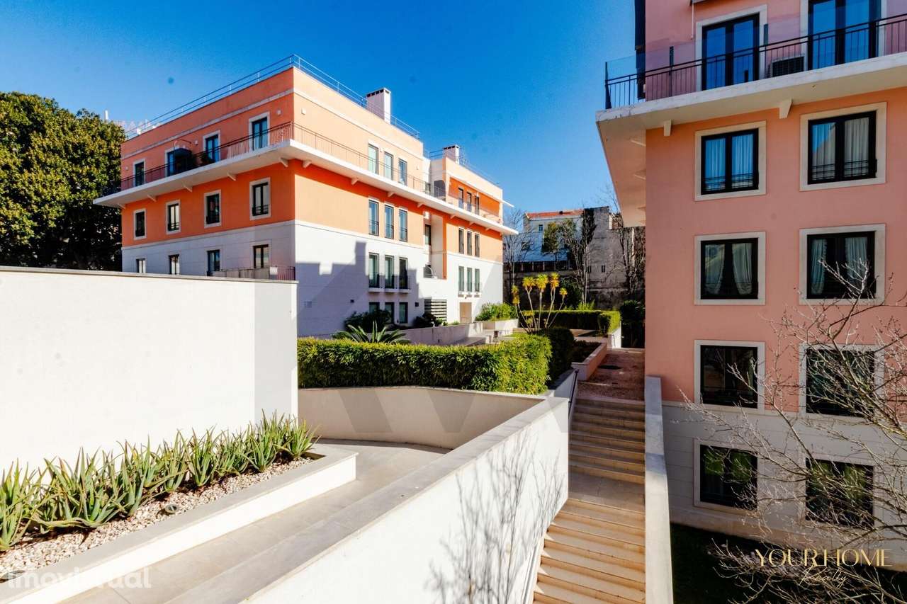 T2+1 para remodelar na prestigiada Rua de São Bento, Lisboa - Grande imagem: 2/24