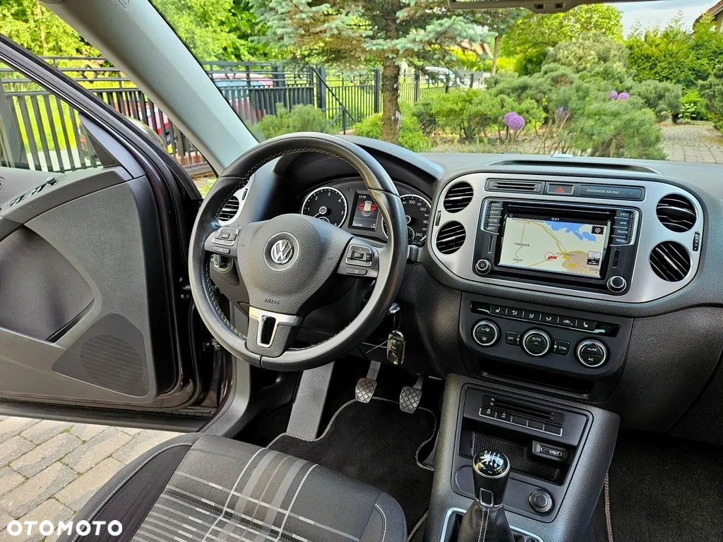 Volkswagen Tiguan 2.0 TDI SCR BlueMotion Technology Lounge Sport & Style - 16