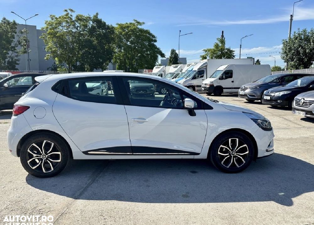 Renault Clio - 11