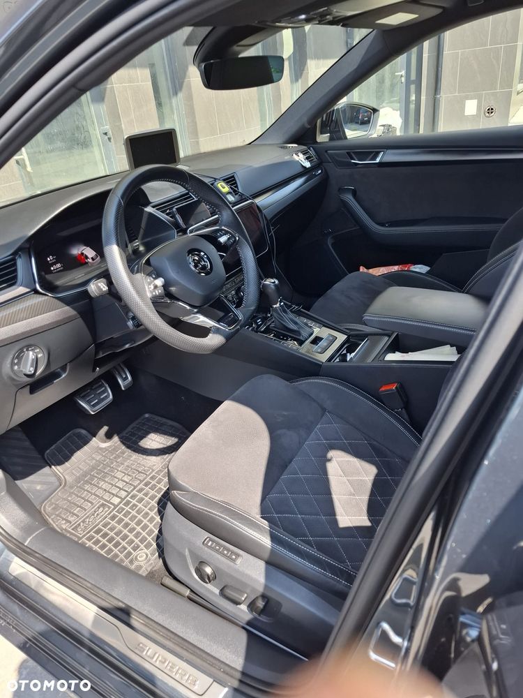 Skoda Superb 2.0 TDI SCR 4x4 Sportline DSG - 9