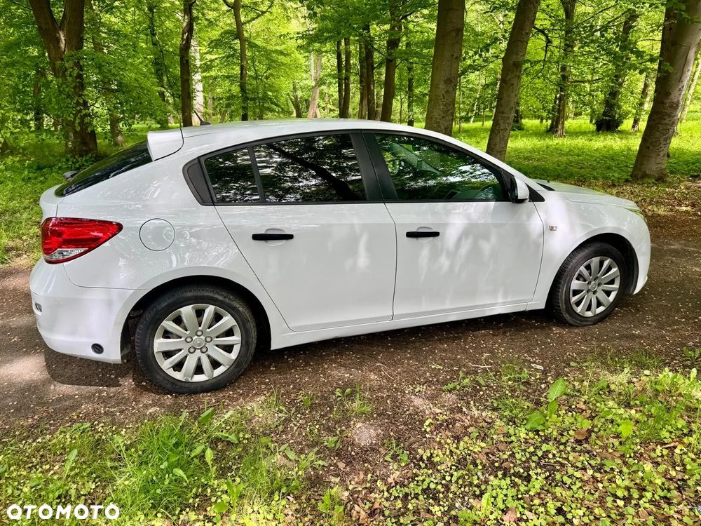 Chevrolet Cruze 1.8 LS+ - 5