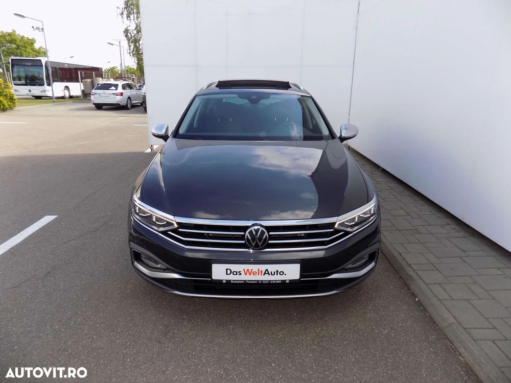 Volkswagen Passat Alltrack 2.0 TDI SCR DSG 4Motion - 9
