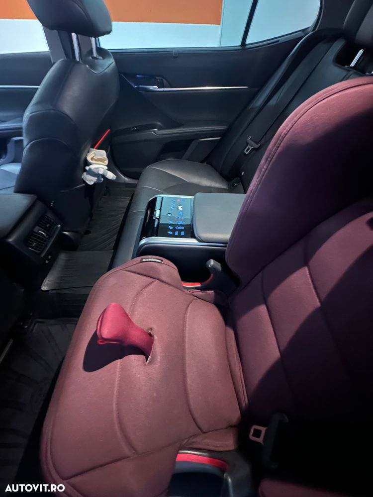 Toyota Camry - 7